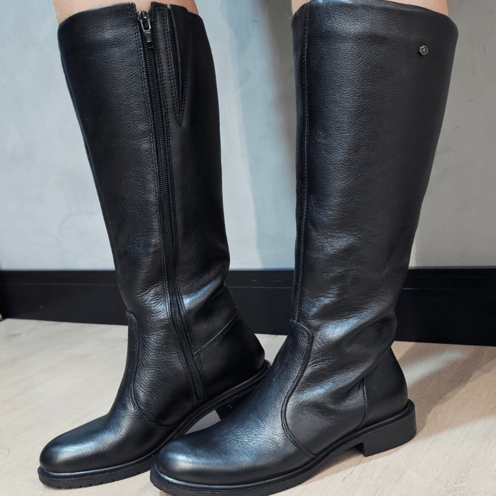 Vista 2 Bota Diana Couro DIA022 Perlatto preto