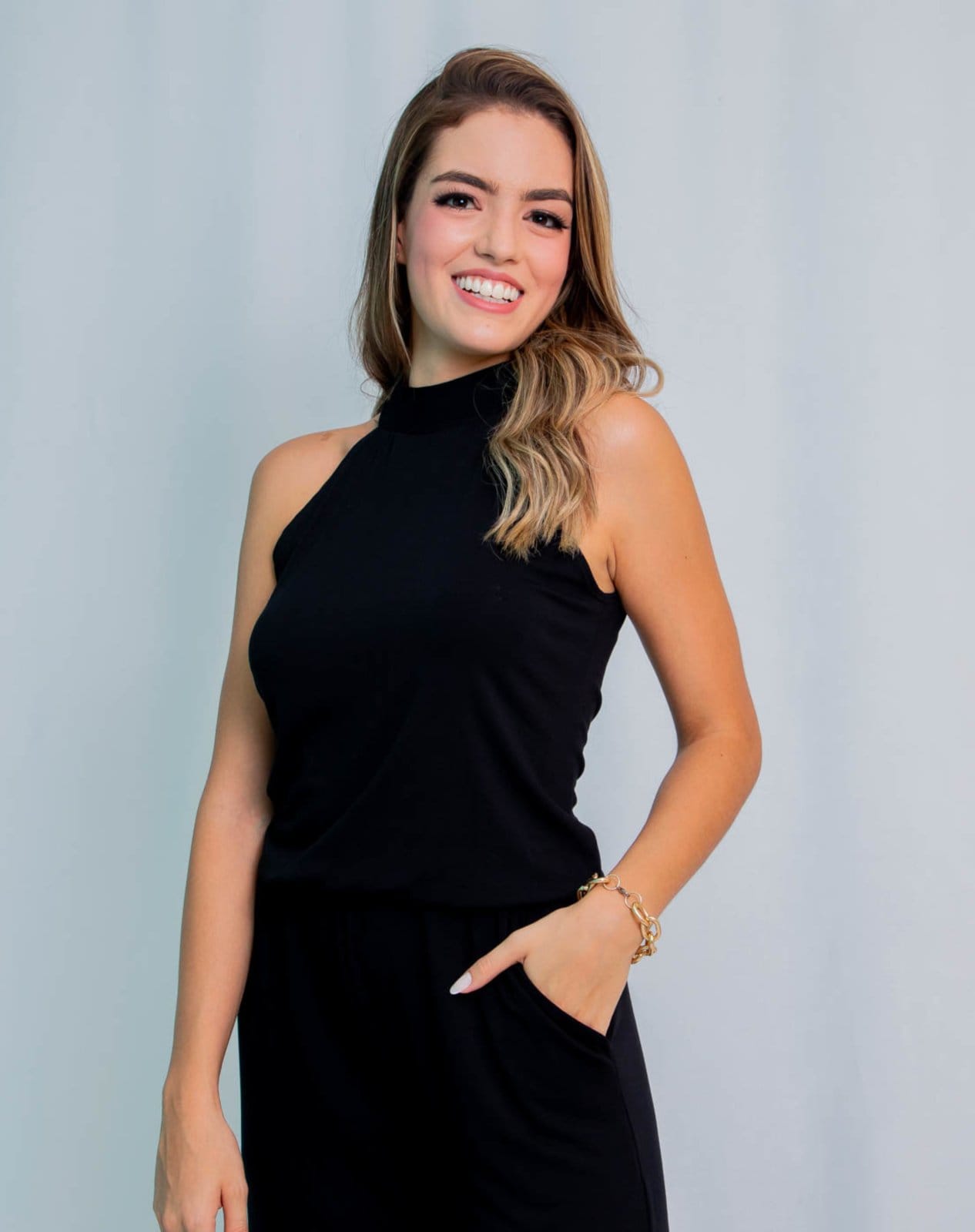 Vista 2 Macacão Viscolycra Gola Alta Maria Paes Maria Paes preto