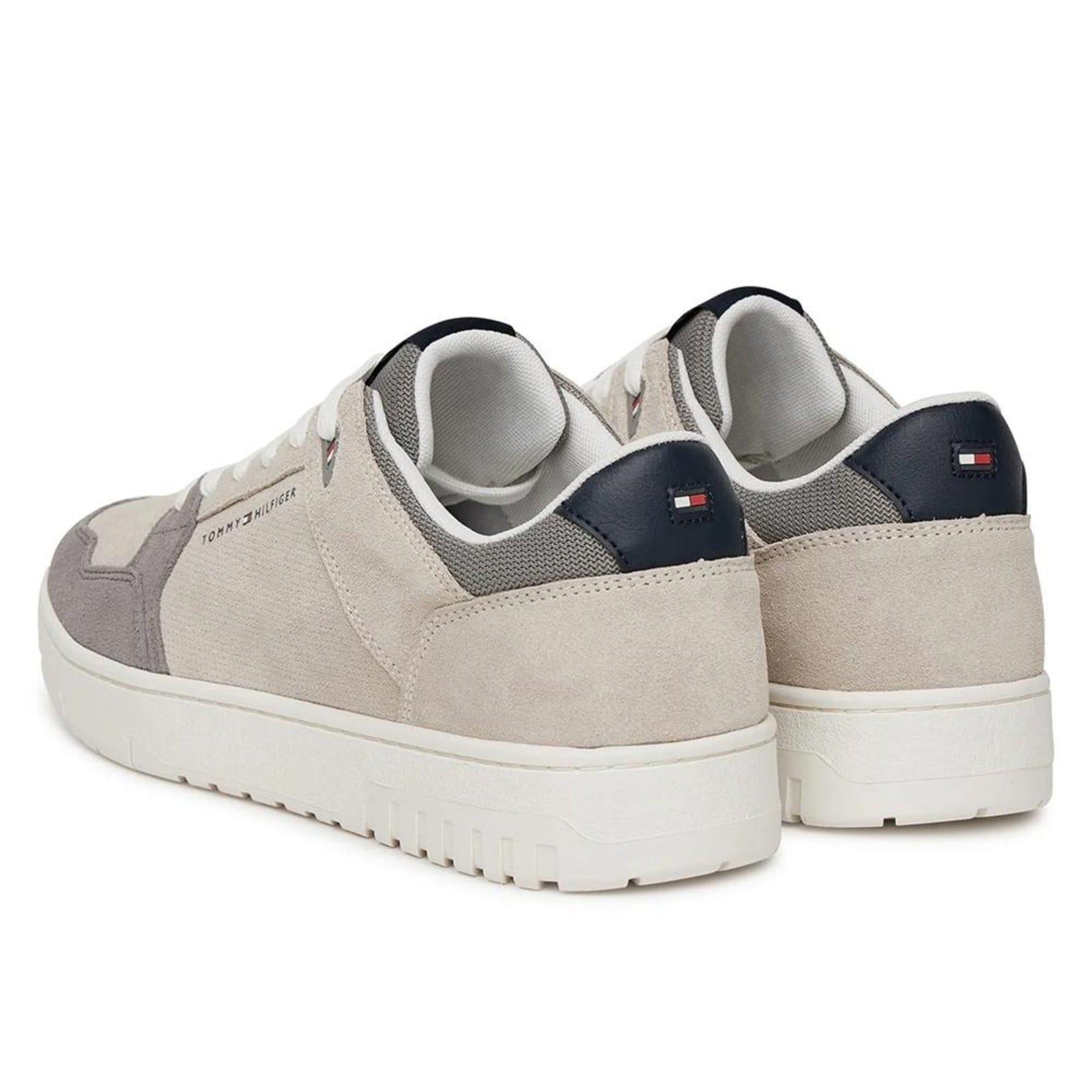 Vista 2 Tênis Tommy Hilfiger TH Basket Core Lite Suede Grey Whisper Tommy Hilfiger cinza grey