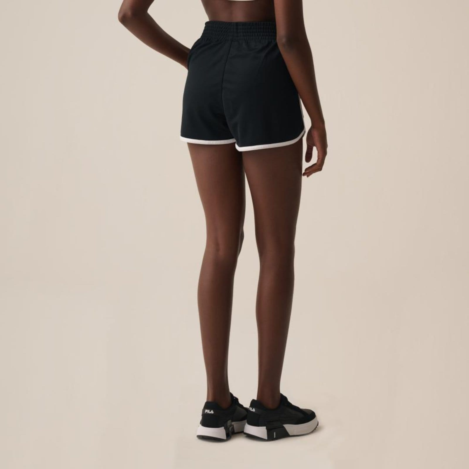 Vista 2 Shorts Fila Classic Feminino Fila incolor