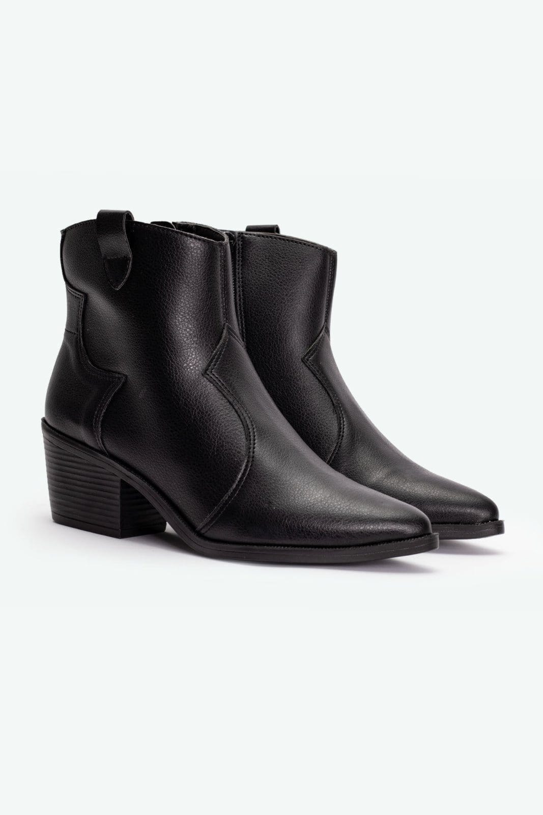 Vista 2 Bota Slouchy Cano Baixo Detalhe Argola Bico Fino Camurça Boemia Moderno Autentico Suzana Santos preto