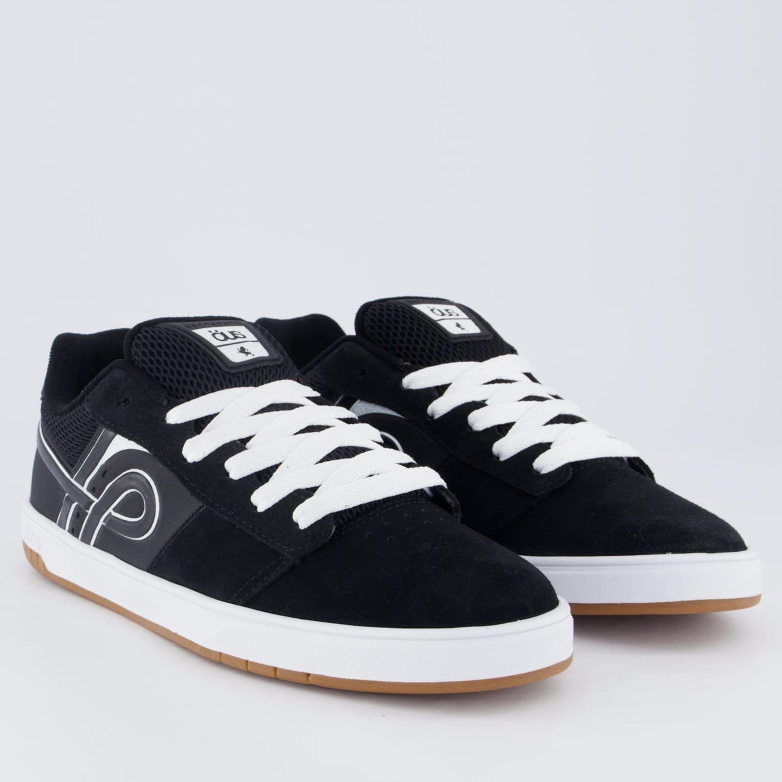 Vista 2 Tênis OUS Essencial Naccarato ÖUS preto