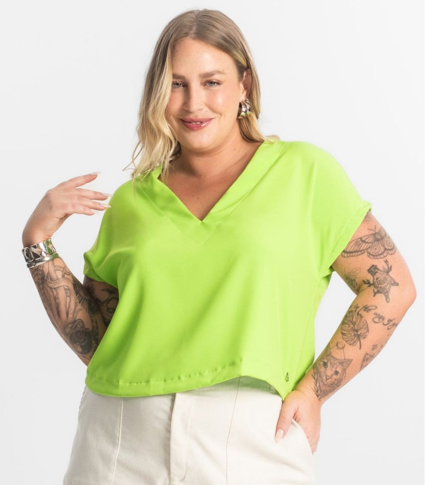 Vista 2 Blusa Manga Morcego Plus Size Secret Glam Secret Glam verde
