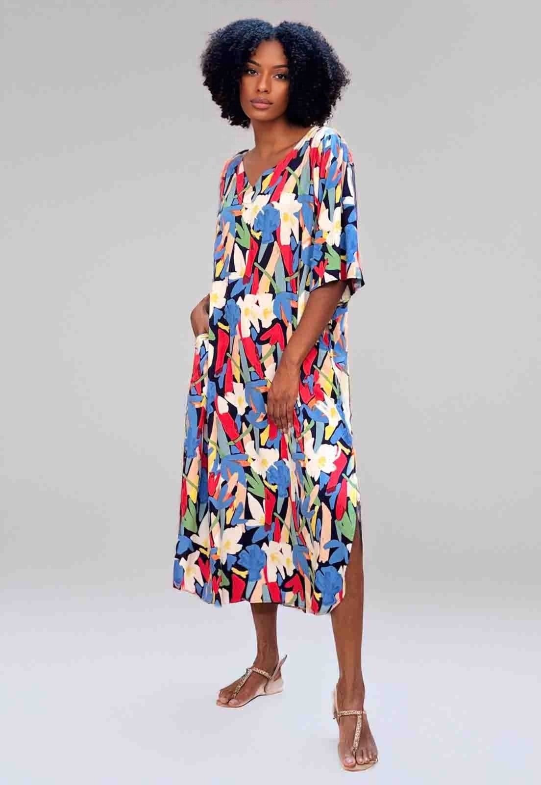 Vista 2 Vestido Midi Abapã Plano com Bolso Estampa Floresce Amazonia Vital azul/branco/estampado/vermelho