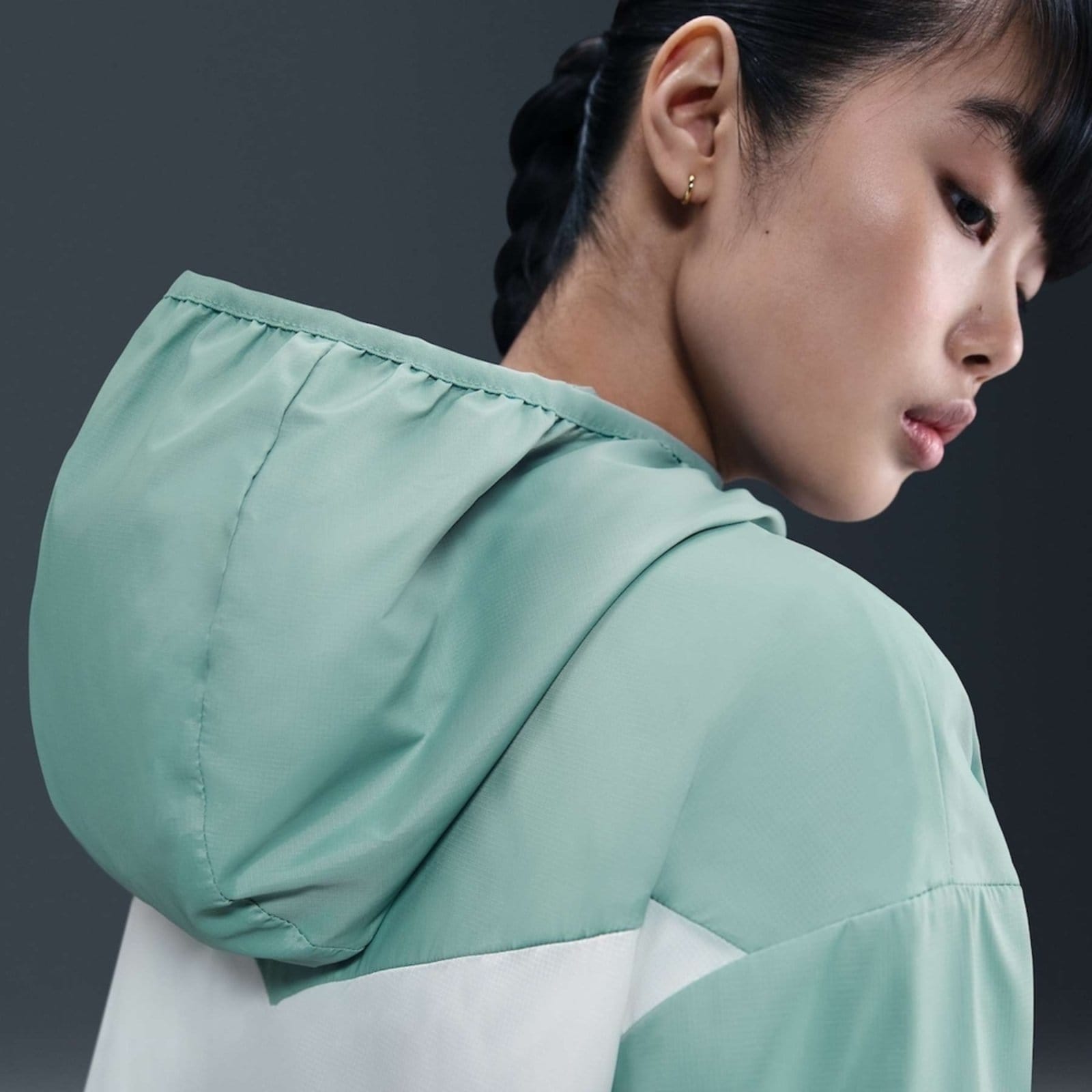 Jaqueta Nike Sportswear Windrunner Feminina - 2