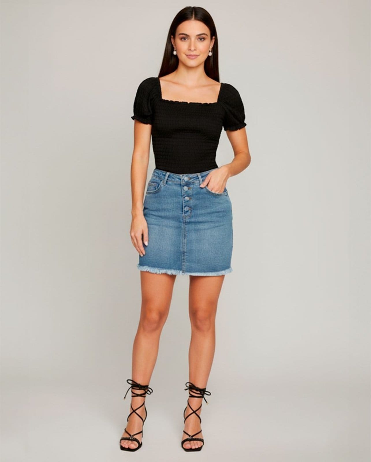 Mini-Saia Feminina com Botões Revestidos e Barra Desfiada 21757 Clara