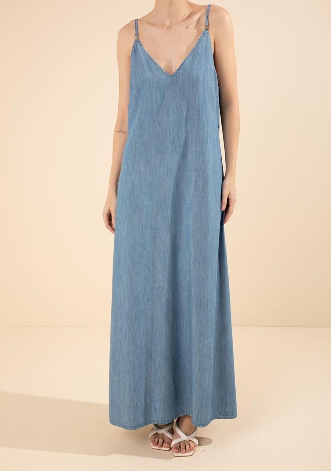 Vista 2 Vestido Morena Rosa Solto Decote V Com Alça Longo Azul Morena Rosa azul rosa