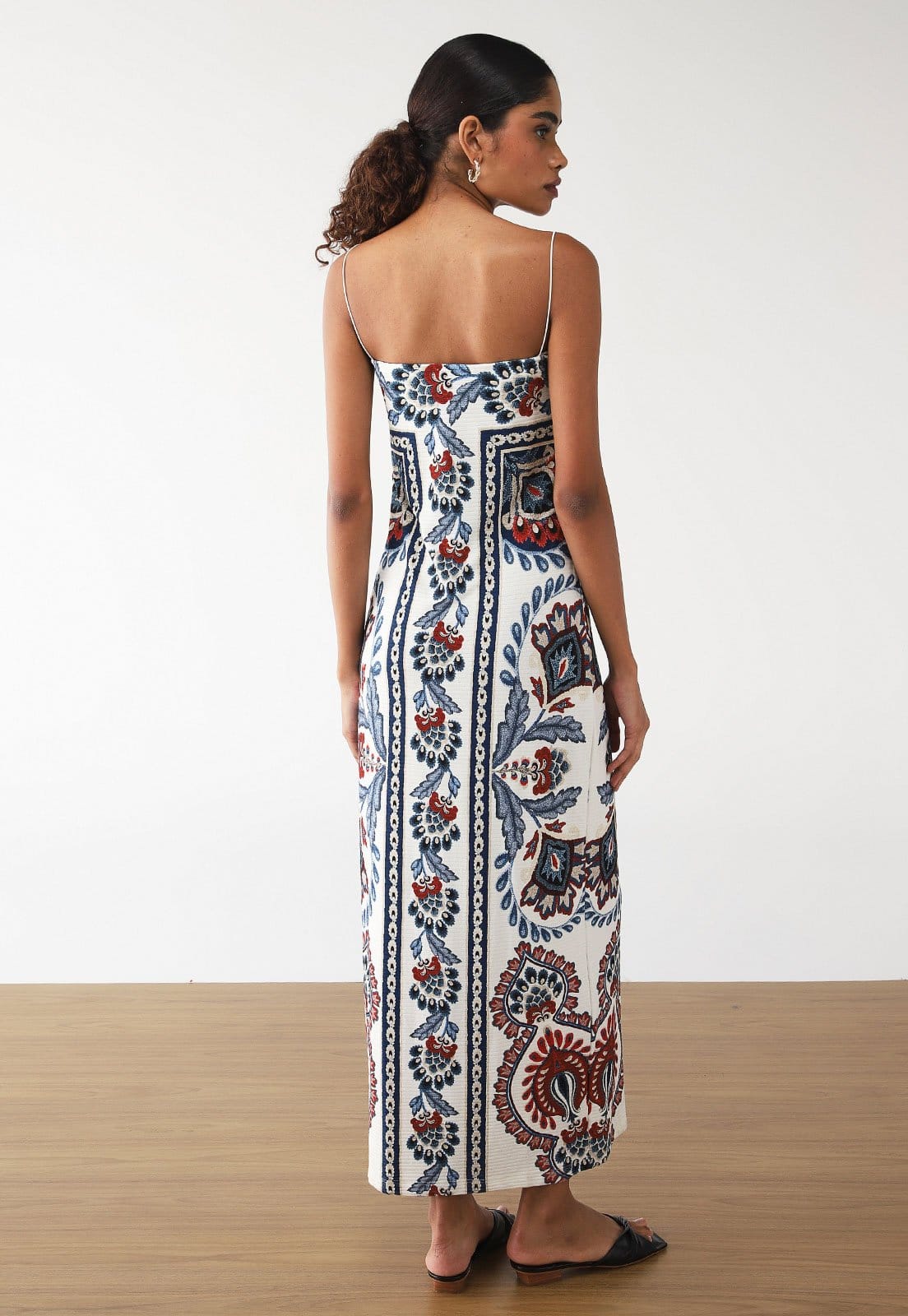 Vista 2 Vestido Canelado FARM Midi lenço Nautico FARM branco