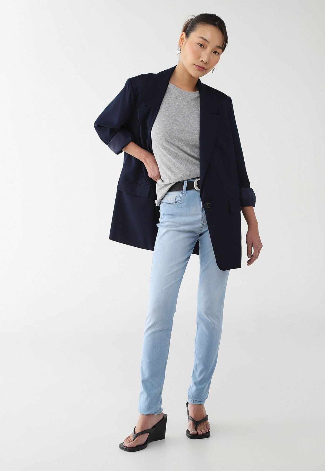 Vista 2 Calça Jeans Feminina Lez a Lez Skinny Cintura Média Claro Lez a Lez azul