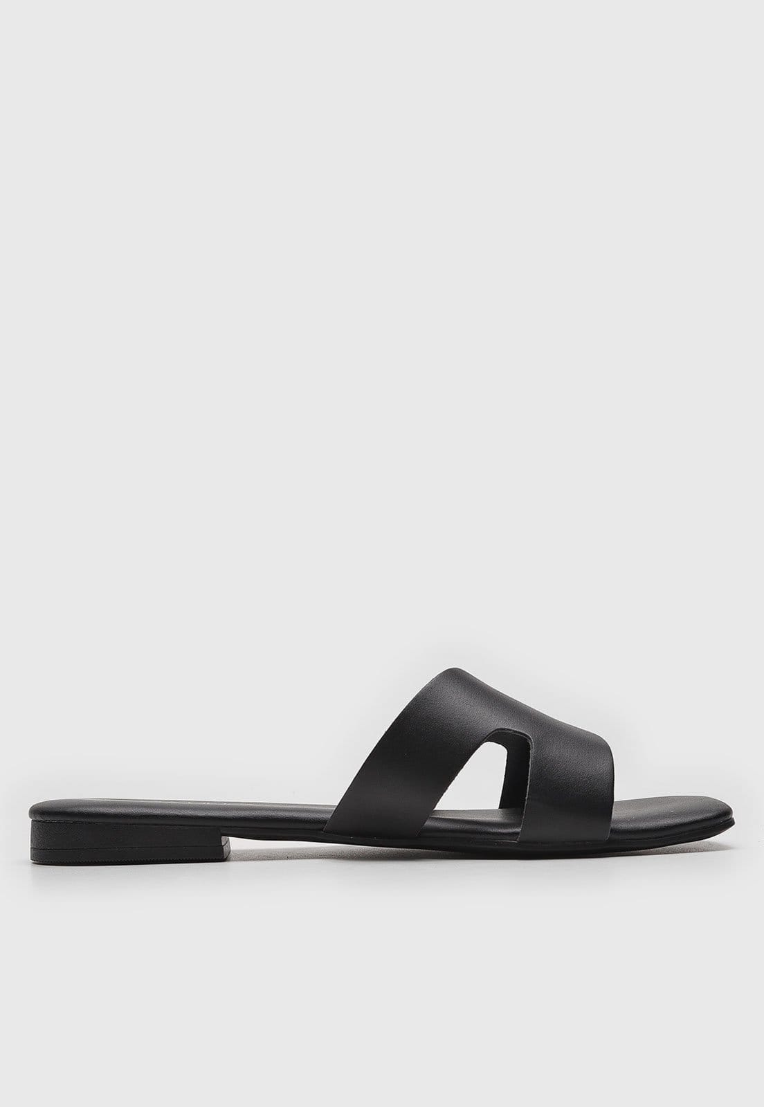 Vista 2 Rasteirinha Via Uno Lisa Preta VIA UNO preto