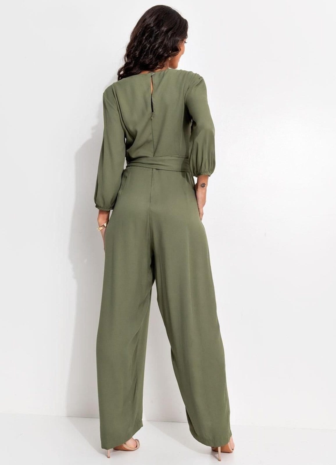 Vista 2 Macacão Viscose Plana Sarjada Quintess verde