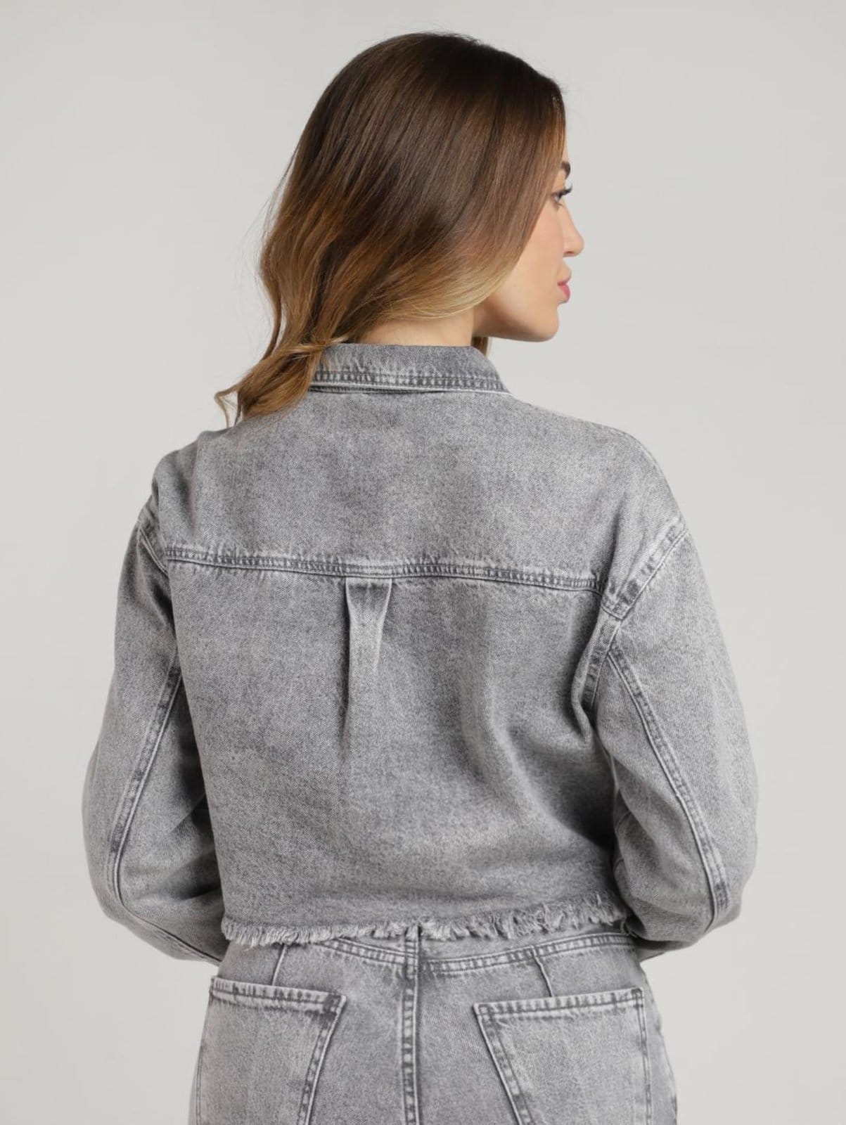 Vista 2 Jaqueta jeans Cropped Autentique Feminina Autentique cinza