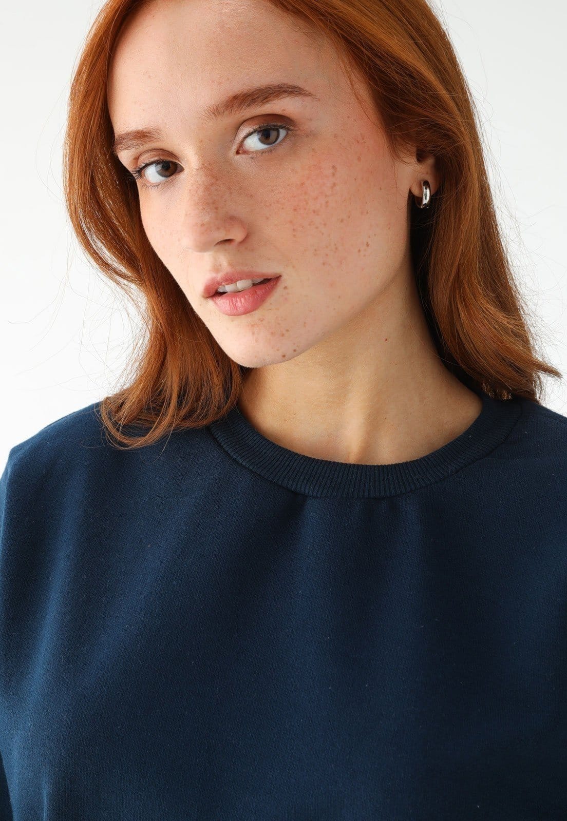 Vista 2 Blusa de Frio Moletom Feminino Flanelado Benellys Liso Gola Redonda Marinho Benellys azul marinho