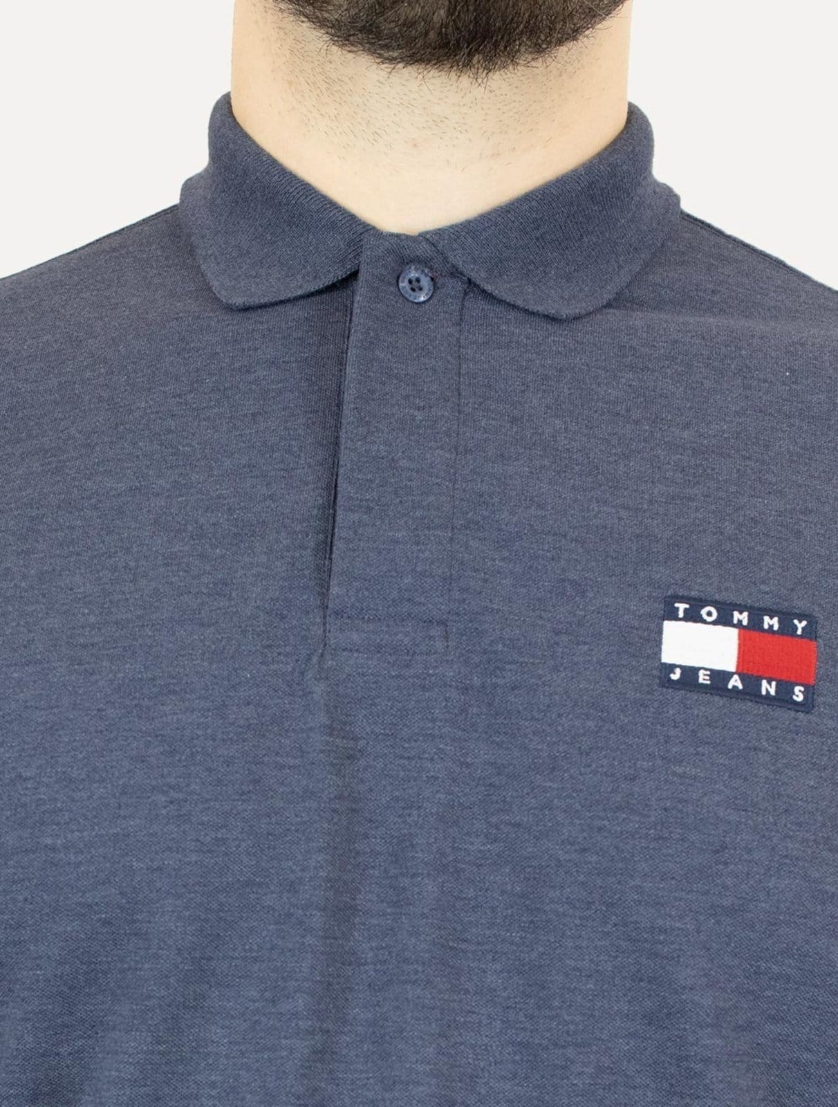 Vista 2 Polo Tommy Jeans Masculina Regular Heather XS Badge Marinho Mescla Tommy Jeans azul marinho