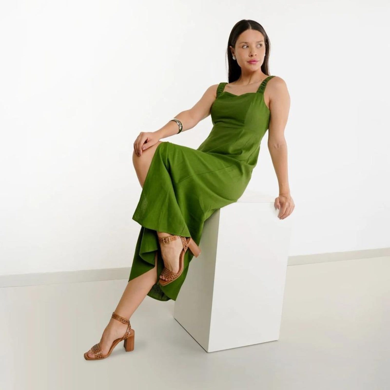 Vista 2 Sandália Osc Recorte Vazado Feminina OSC marrom