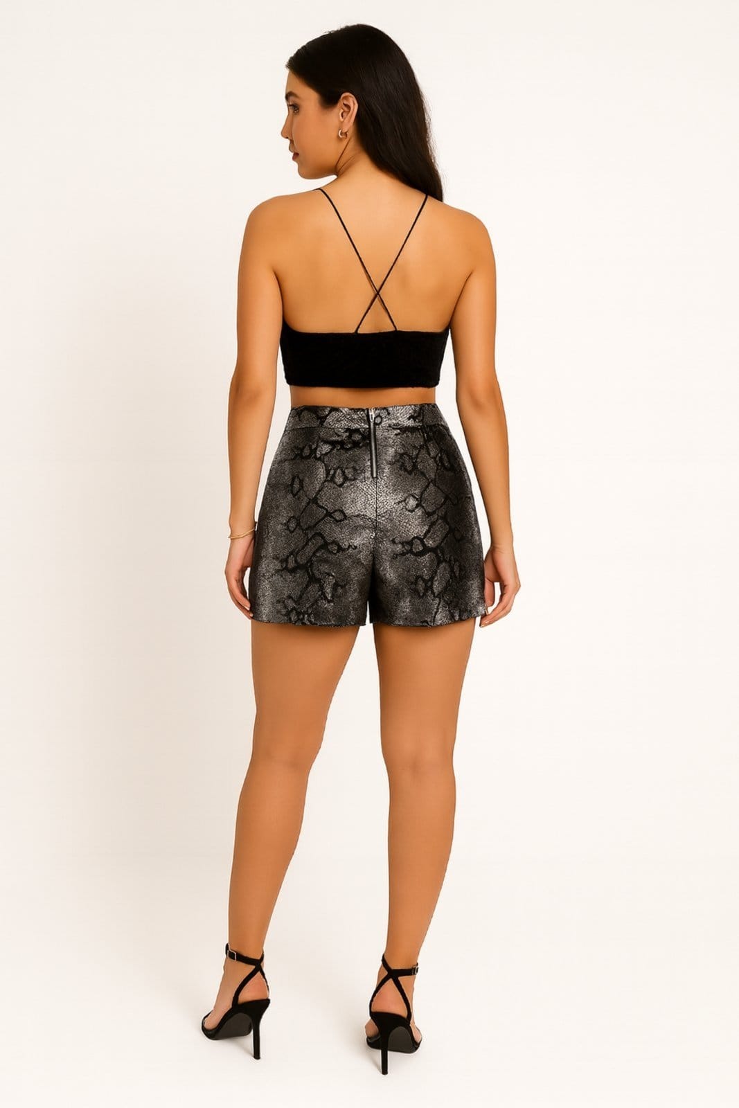 Vista 2 Shorts Festa Maryland Metalizado com Zíper Atrás Summer Body preto