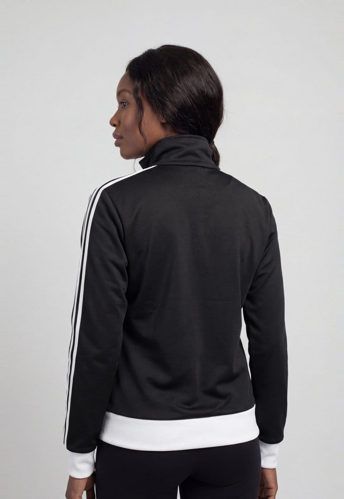 Vista 2 Jaqueta Feminina adidas Originals Classic TT Preta adidas Originals preto