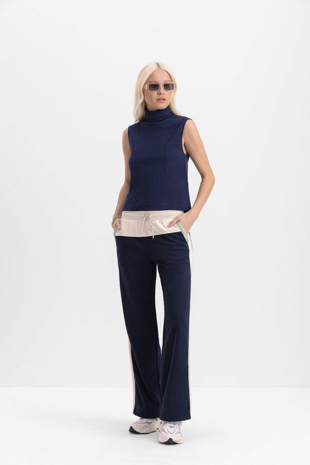 Calça Feminina Em Moletom Essendi Escuro