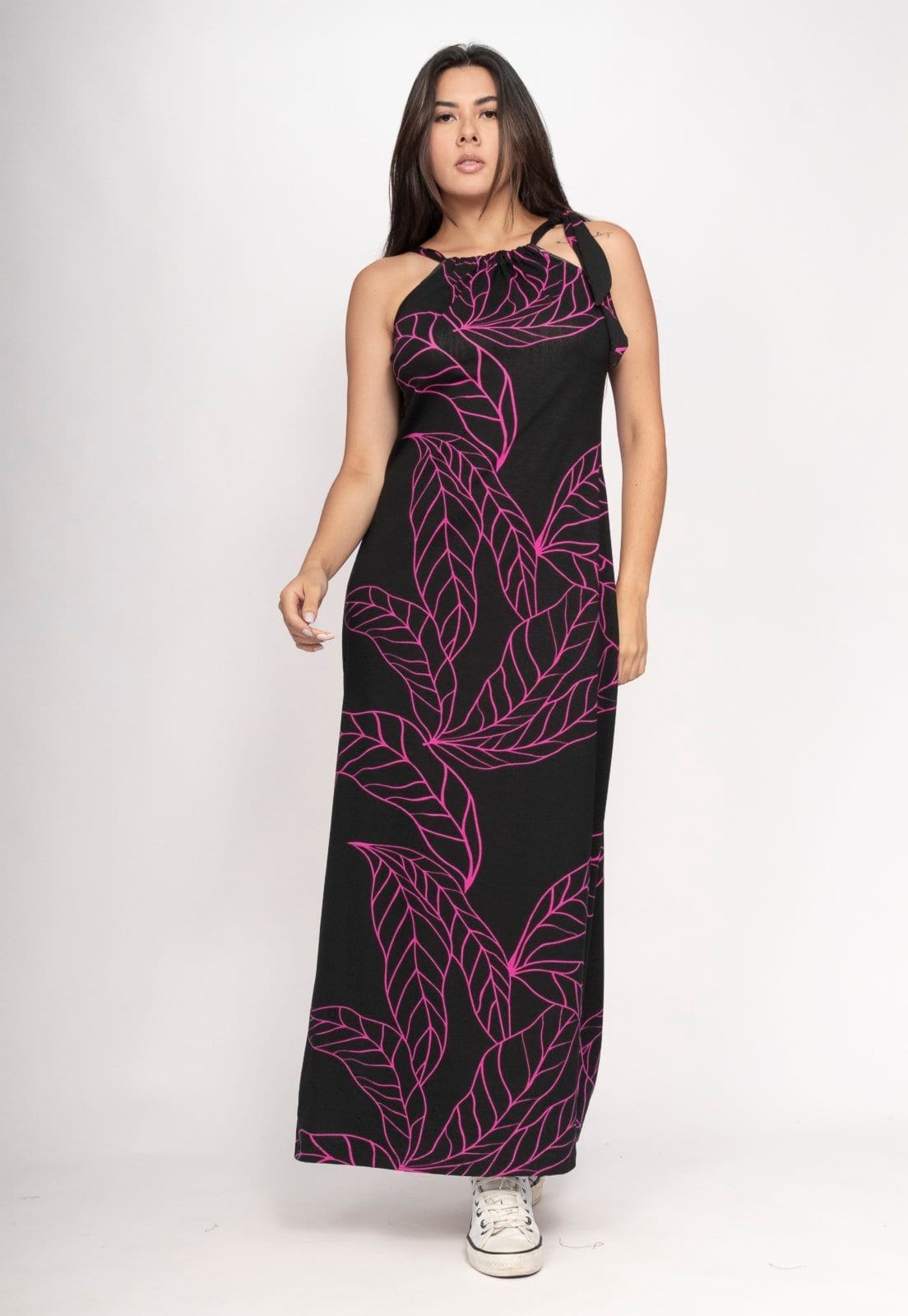 Vista 2 Vestido CabanaFree Capotira Longo Malha Alça Ajustável Estampa Antúrios Lilás Cabanafree estampado