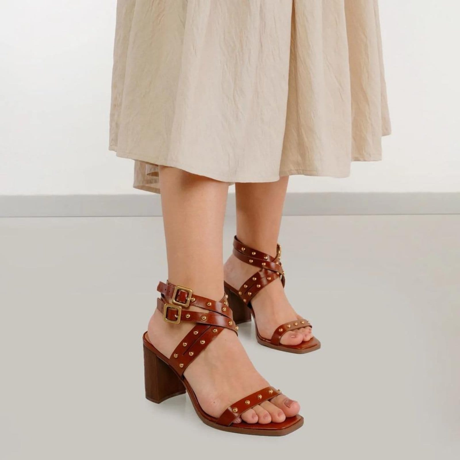 Sandália Osc Tachas Metálicas Feminina