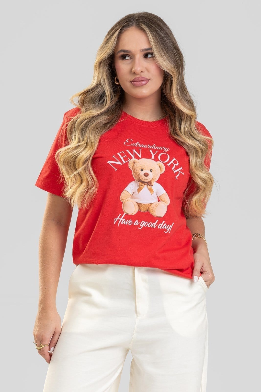 Camiseta Feminina Cianitas Vermelha Estampa Urso Extraordinary