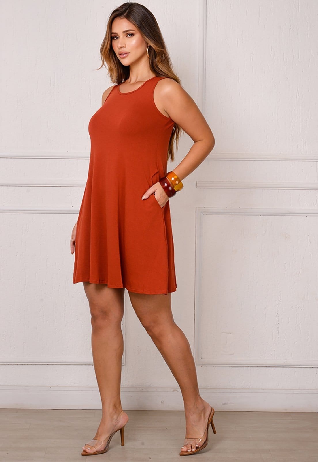 Vestido Curto Trapézio Sem Manga BBonnie Sophia Terra