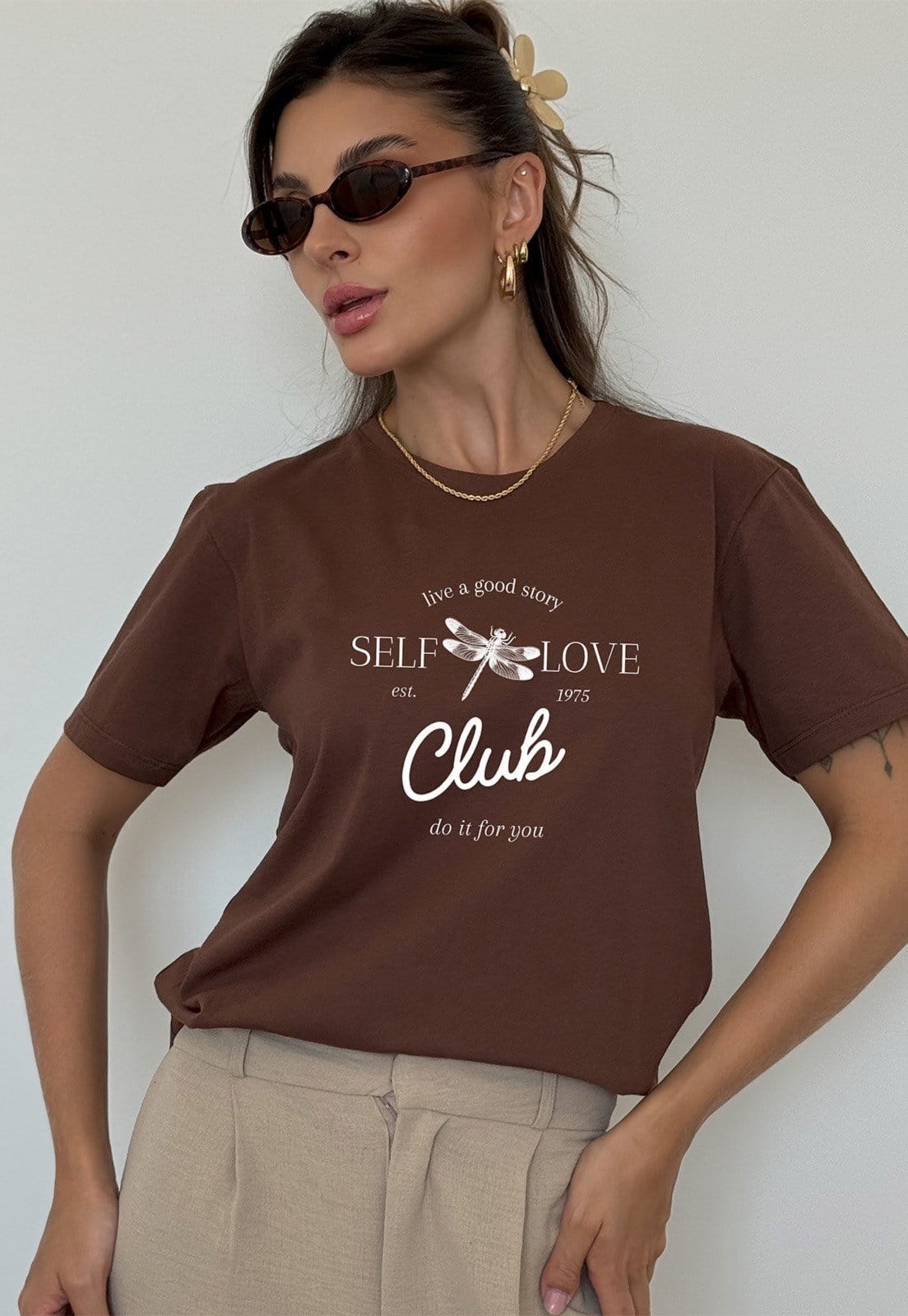 Vista 2 Camiseta Cianitas Estampa Libélula Cianitas marrom