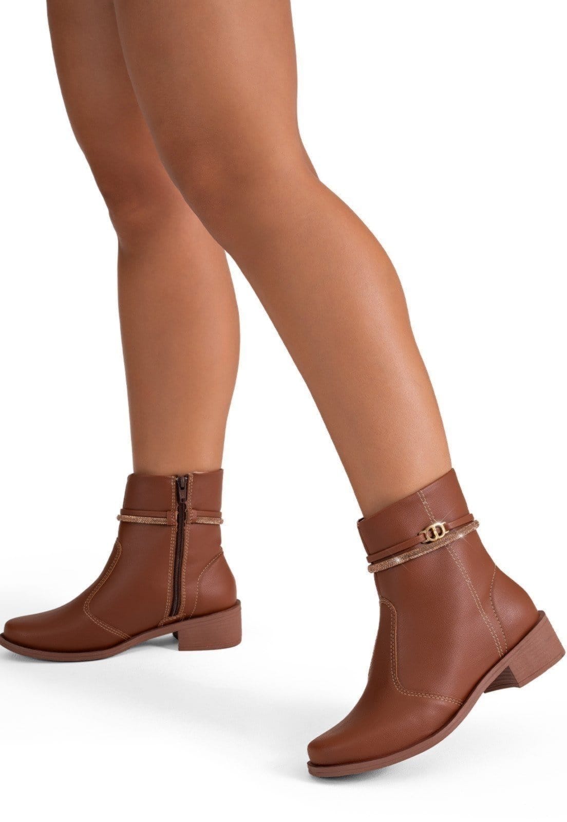 Vista 2 Bota Feminina Lumiss Montaria Rasteira Cano Baixo Strass LUMISS marrom