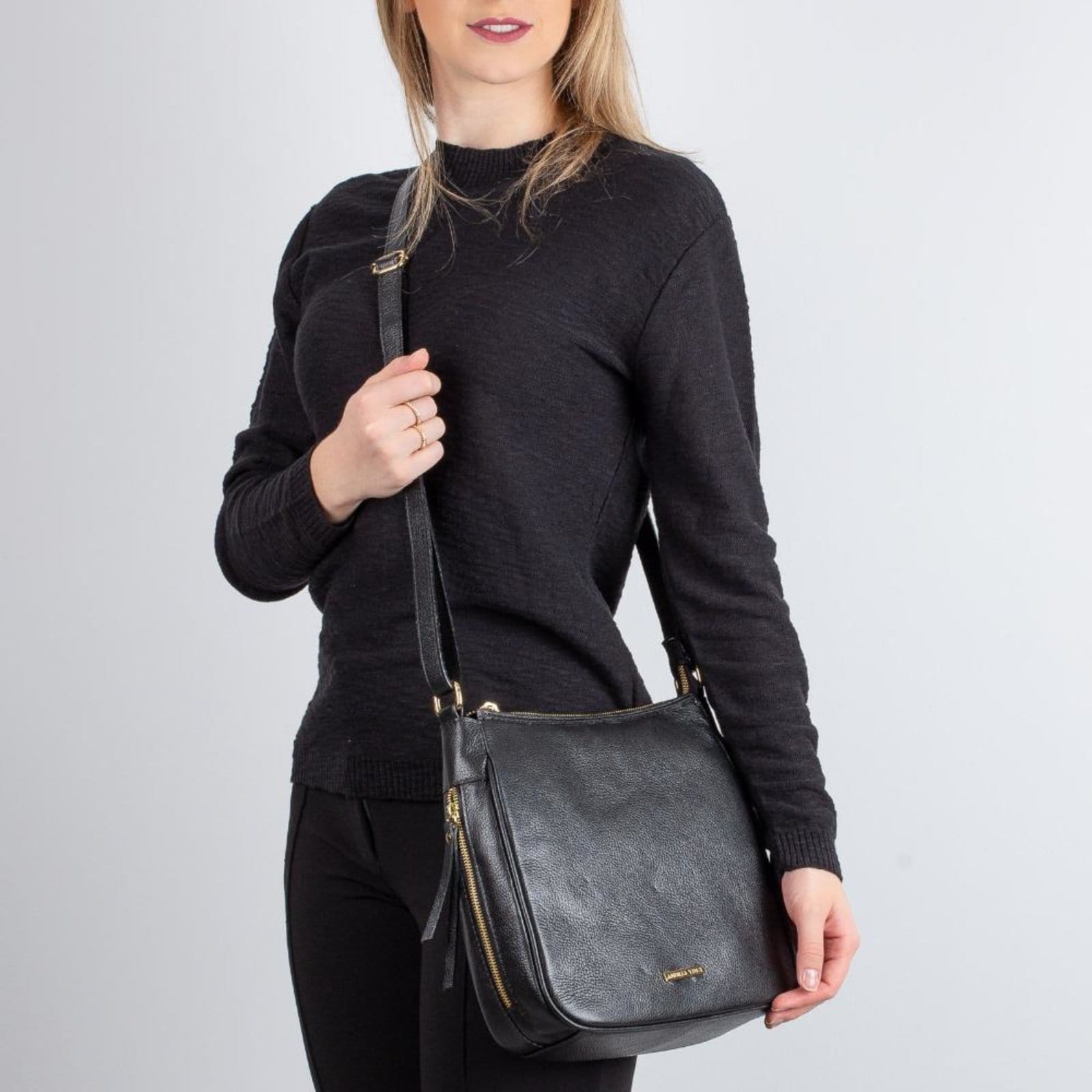 Bolsa Tiracolo De Couro Com Zíper Lateral Camila