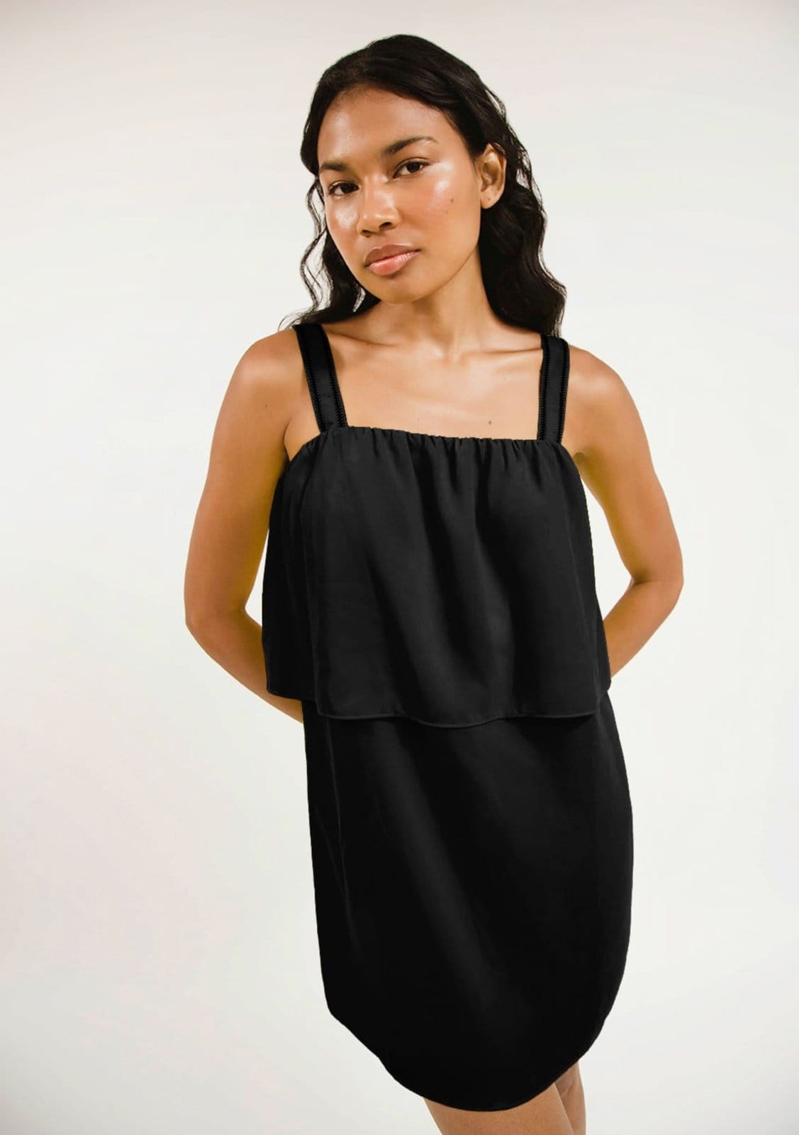 Vestido Zinco Curto Decote Reto Detalhe Alça