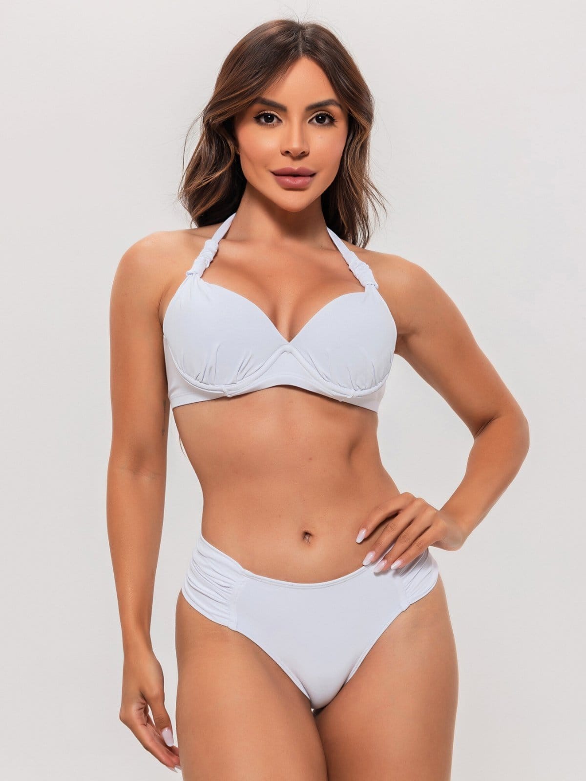 Vista 2 Biquíni com Bojo Meia Taça Orla da Praia Calcinha Drapeada Cintura Média Orla da Praia branco