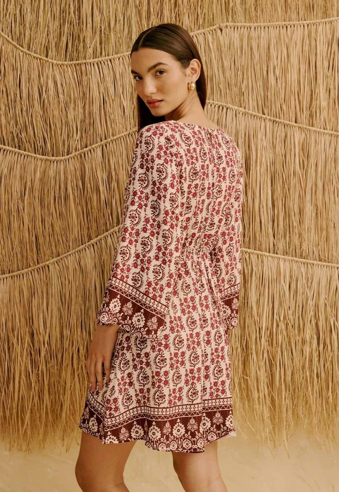 Vista 2 Vestido Curto com Manga Longa Estampado Pasco CaCay bege