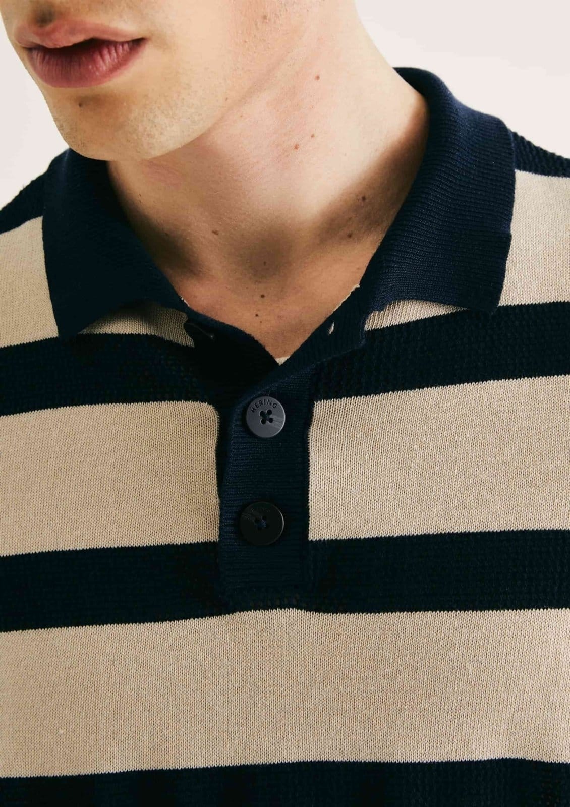 Vista 2 Polo Masculina Manga Curta Em Tricô Texturizado Hering azul