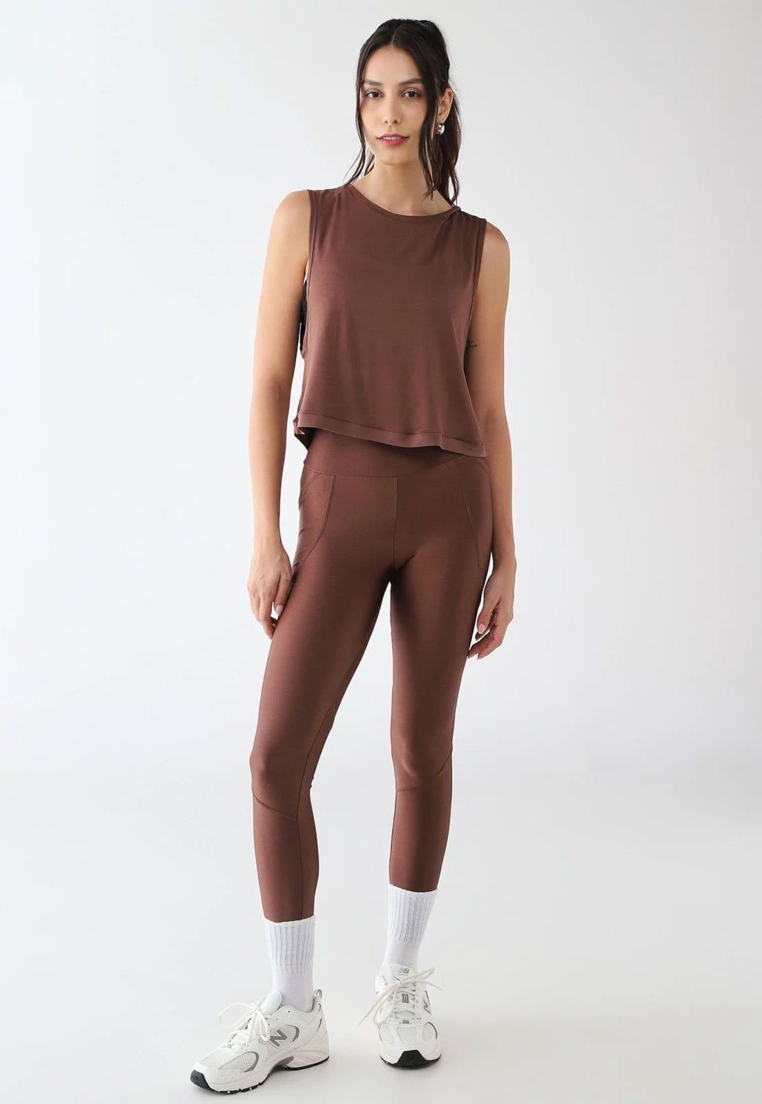 Vista 2 Calça Legging Feminina Hope Resort Recortes com Bolso HOPE RESORT marrom