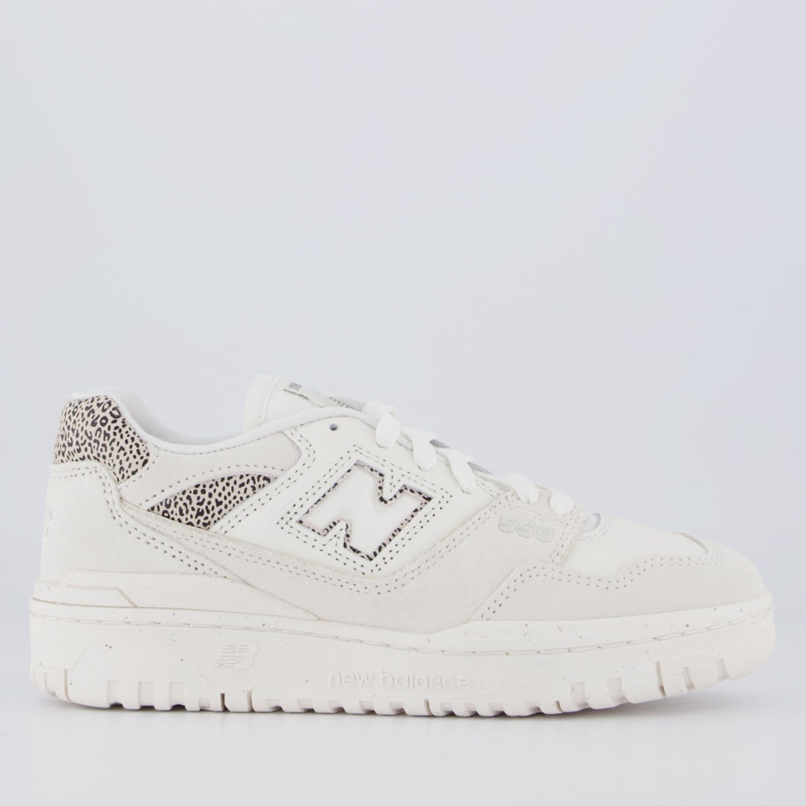 Tênis New Balance 550 Feminino Claro