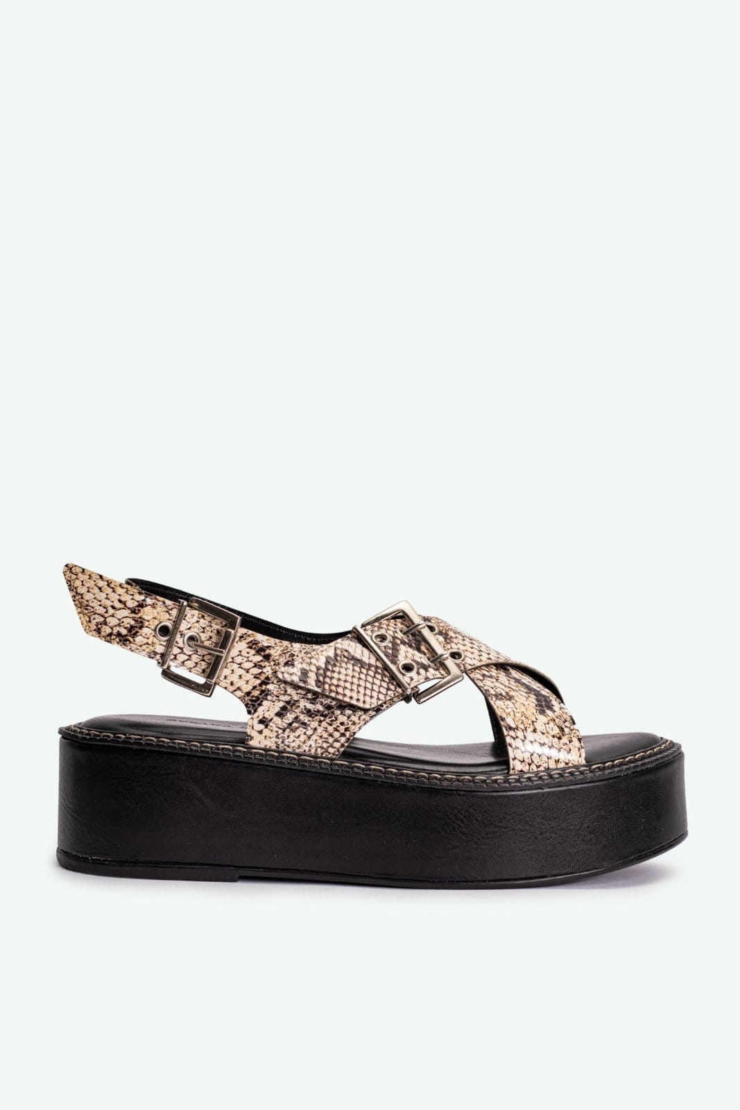 Sapato Plataforma Animal Print Tira Grossa com Fivela Regulável Salto 5cm Serpente Animalier