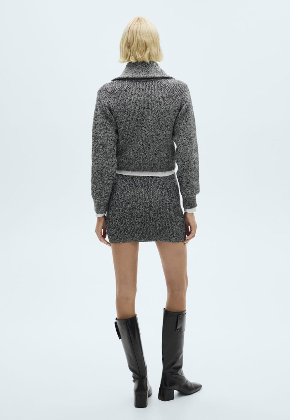 Vista 2 Saia Tricot Mango Curta Ajustada Grafite Mango cinza