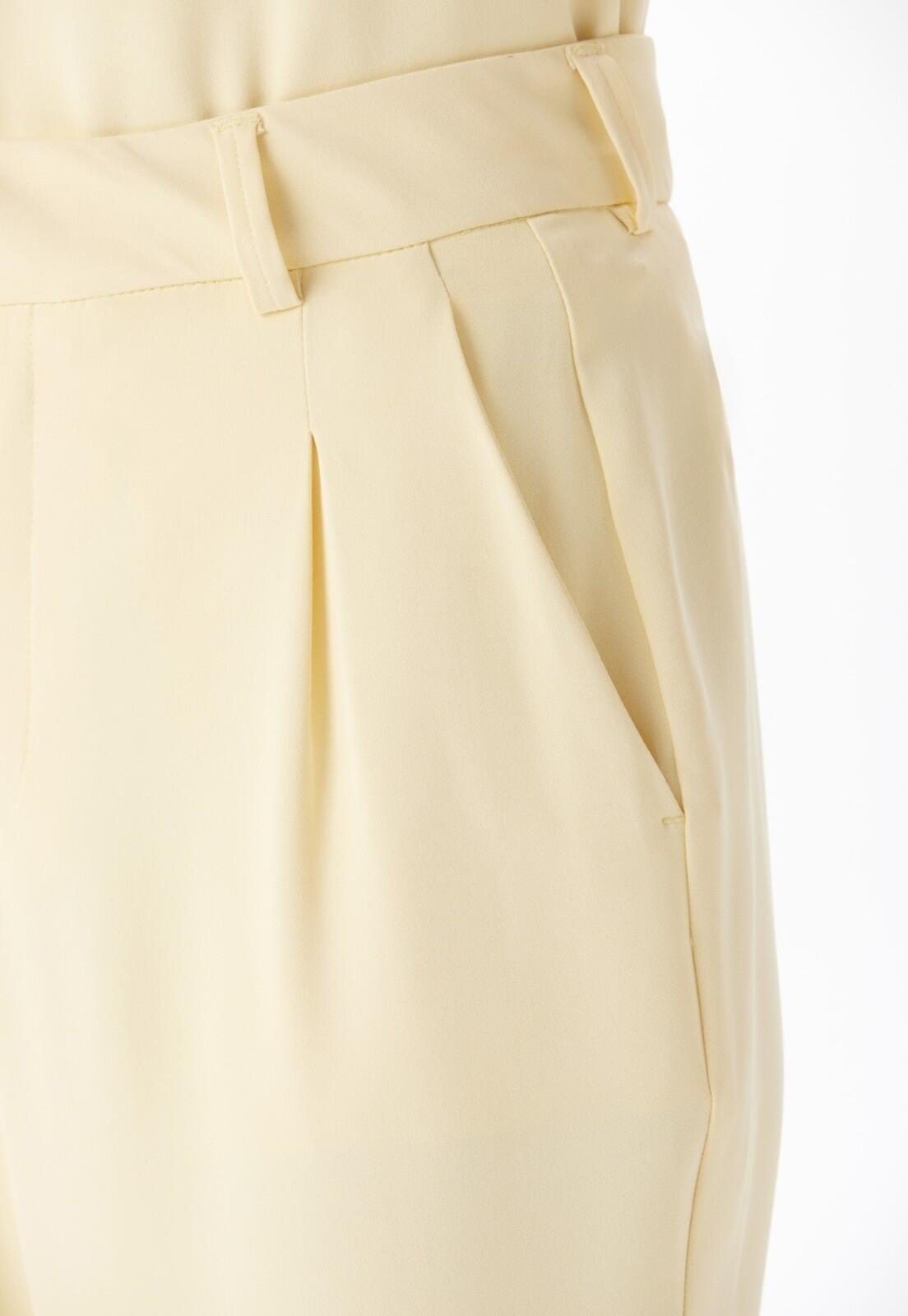 Vista 2 Calça Alfaiataria Cintura Alta Traymon Manteiga Traymon amarelo
