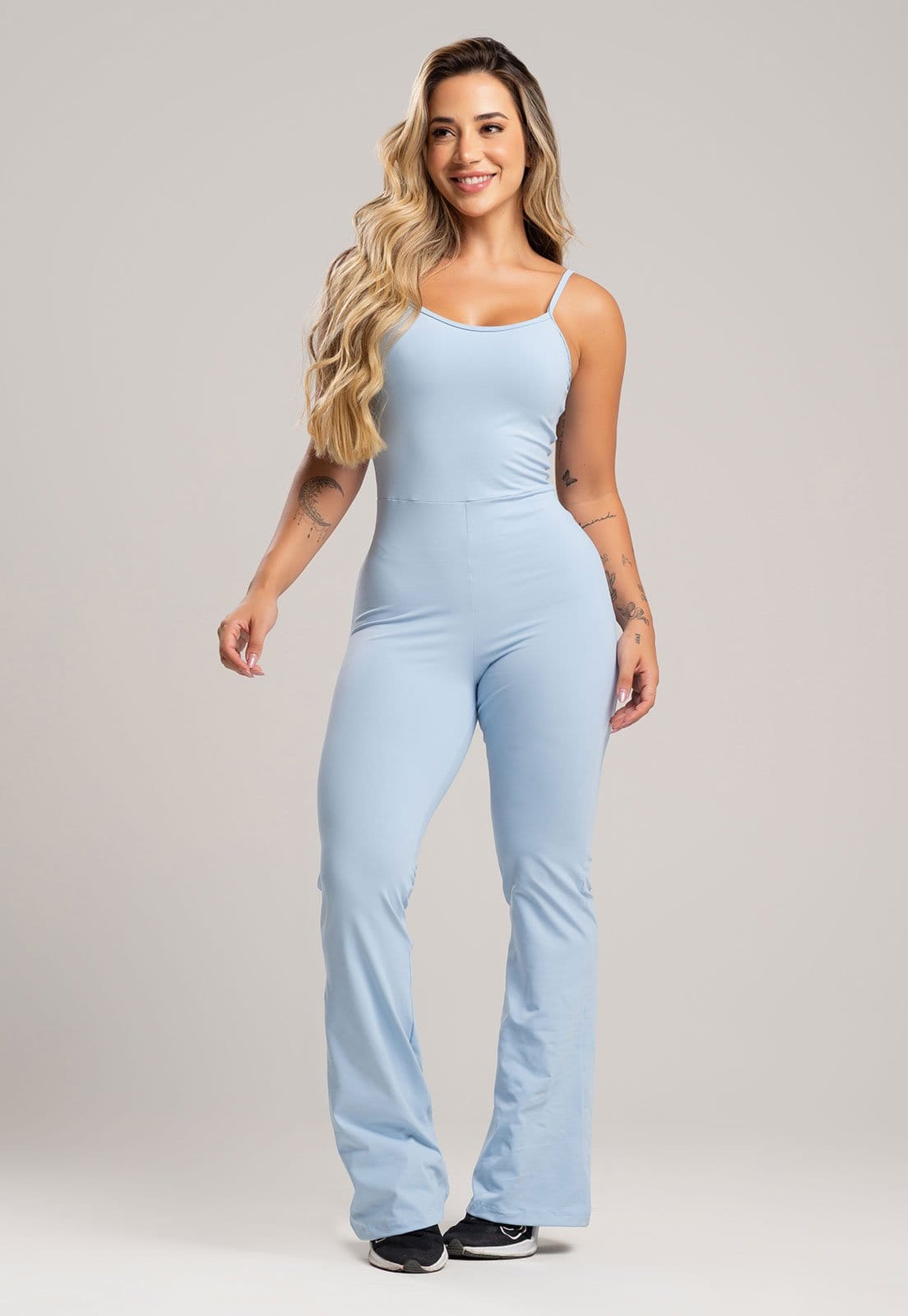 Macacão Fitness MVB Modas Flare Alcinha de Regulagem Poliamida Céu