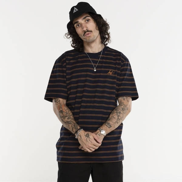 Imagem principal Camiseta HUF Manga Curta Listrada HUF AZUL ESC/LARANJA