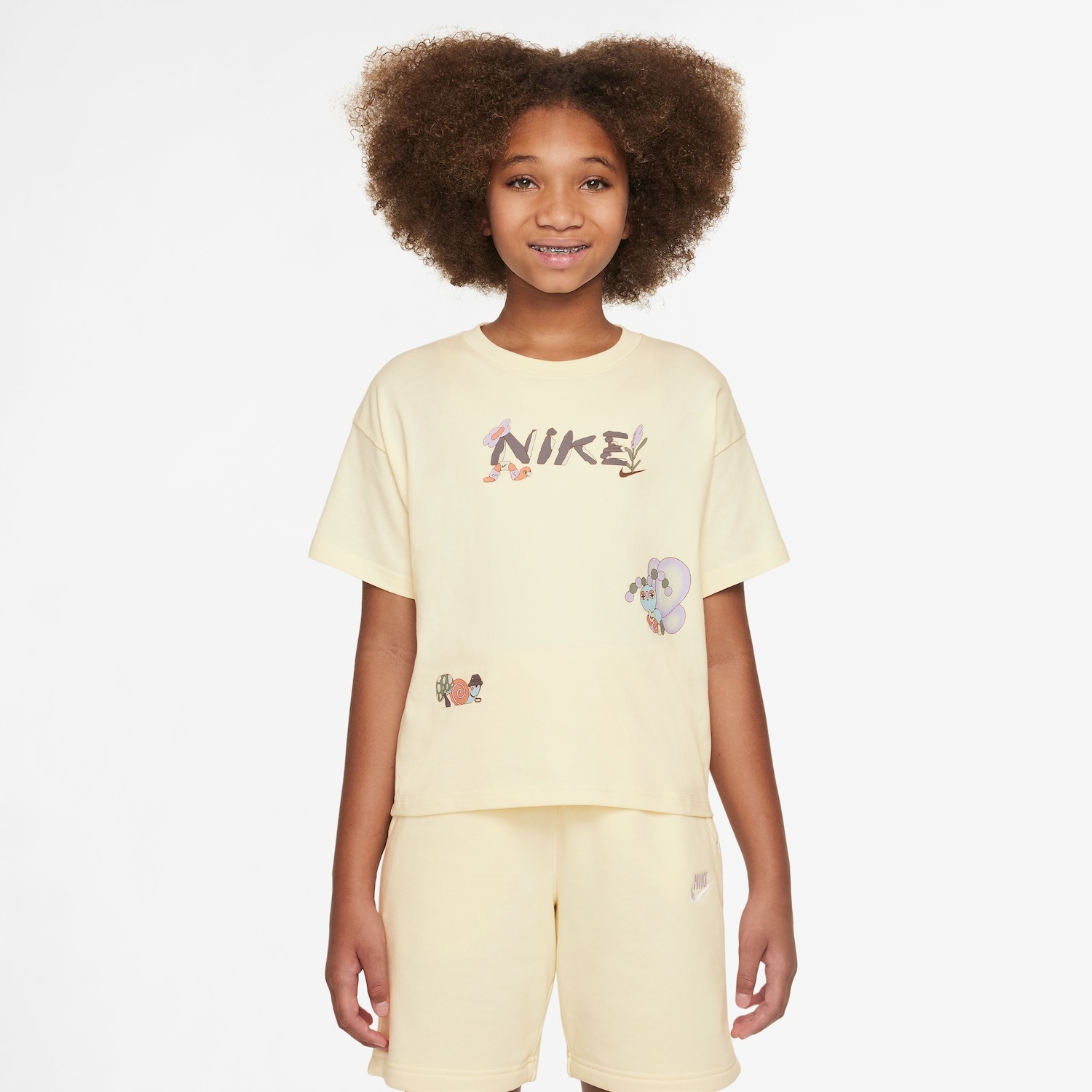 Imagem principal Camiseta Nike Sportswear Seasonal Story Infantil Nike Sportswear Bege