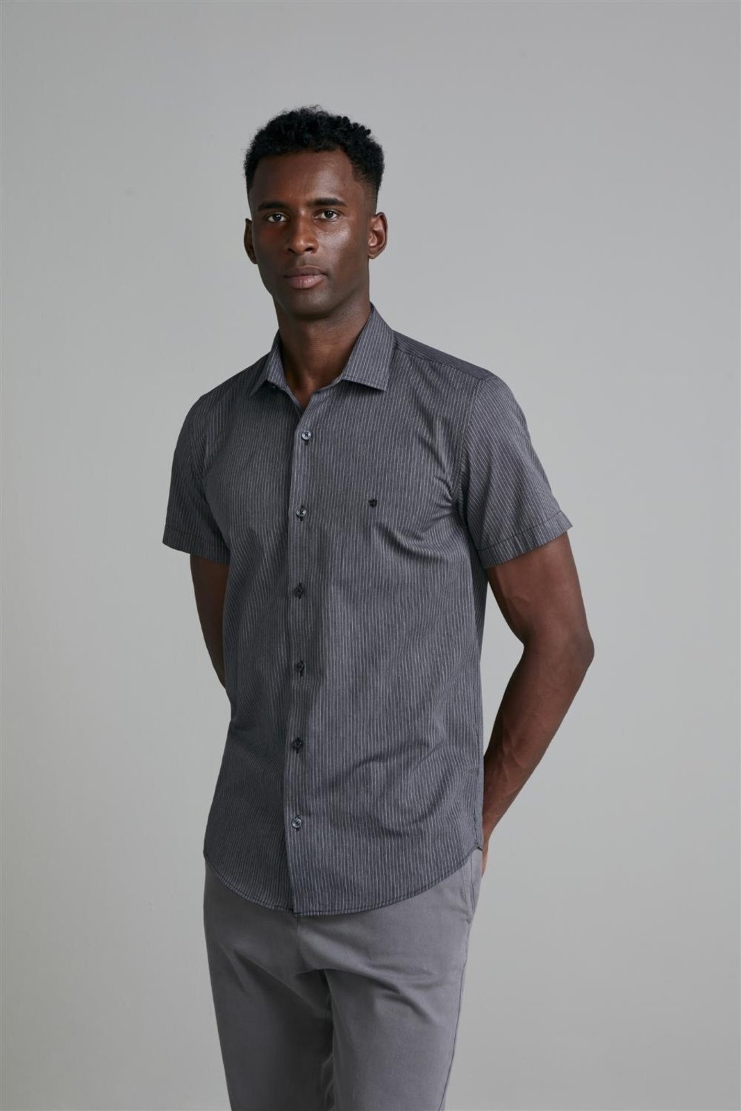 Imagem principal HIGHSTIL Camisa Manga Curta Slim Fit Listrada HIGHSTIL preto