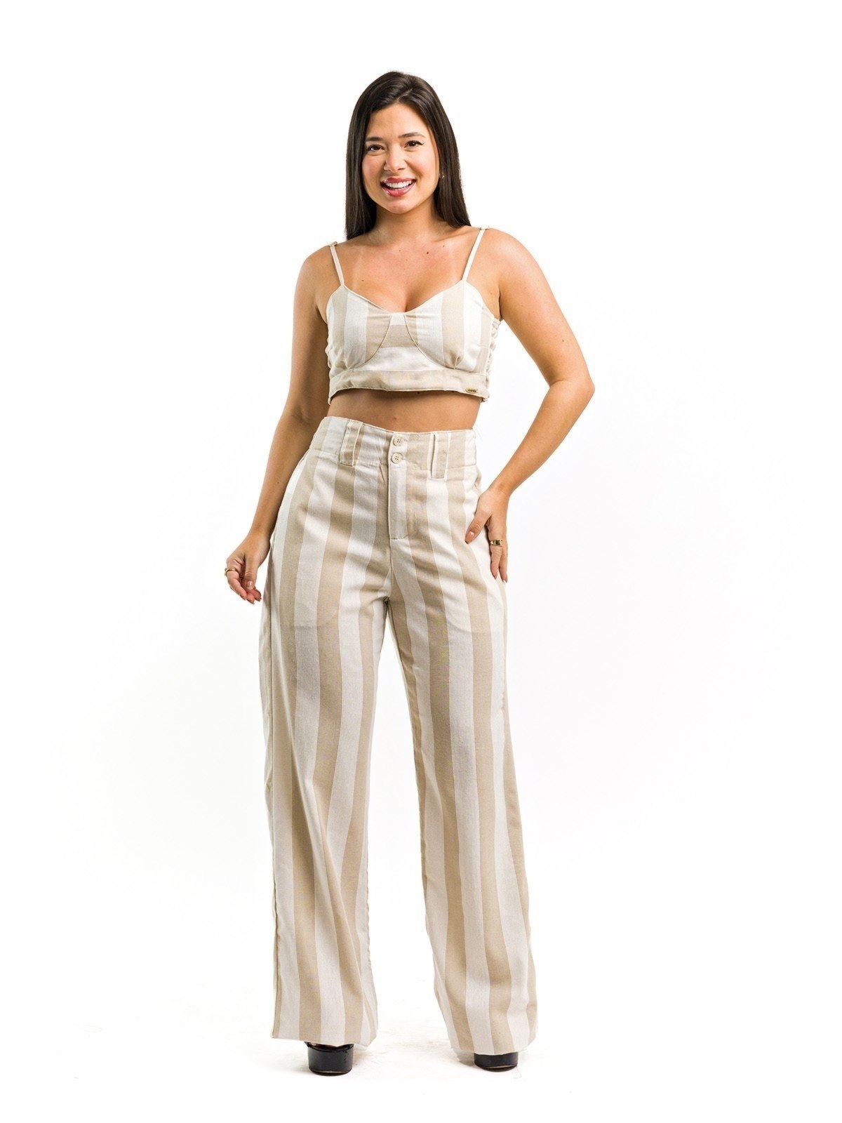 Imagem principal Conjunto Restrito Jeans Cropped Calça Pantalona Linho Restrito Jeans bege