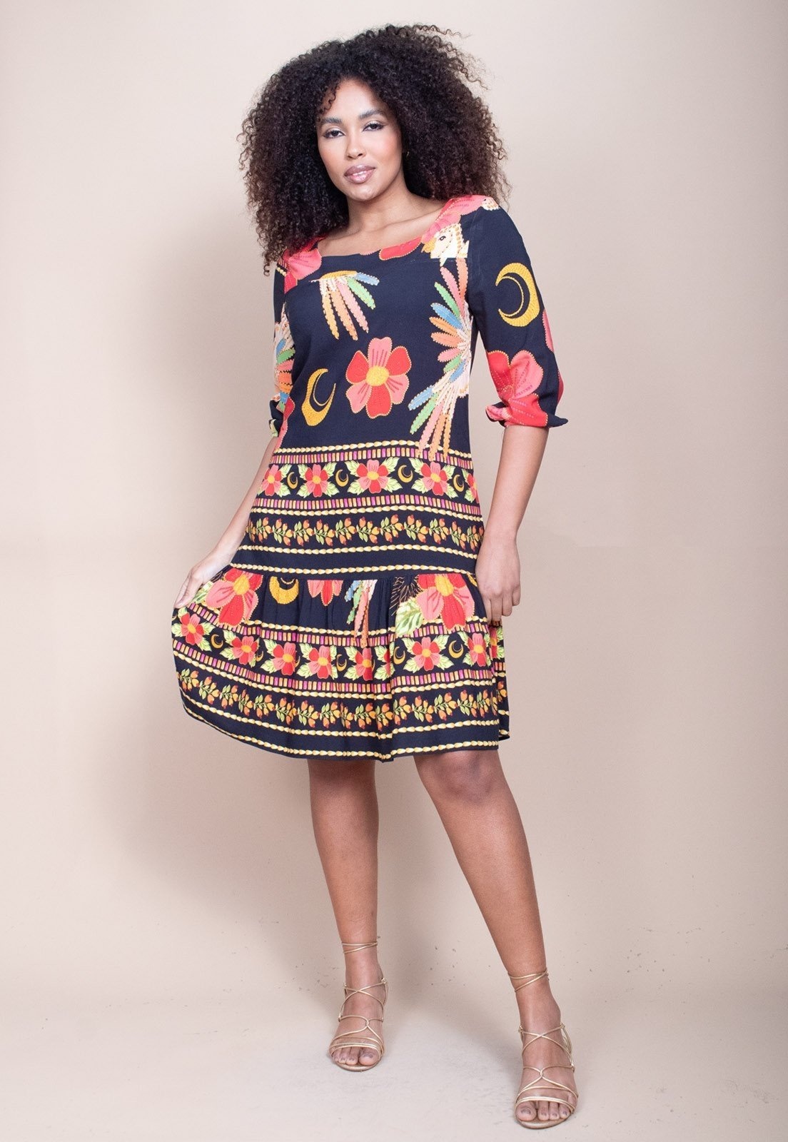 Imagem principal Vestido Cabanafree Curto Manga 3/4 Preto Cabanafree estampado/laranja/verde/vermelho