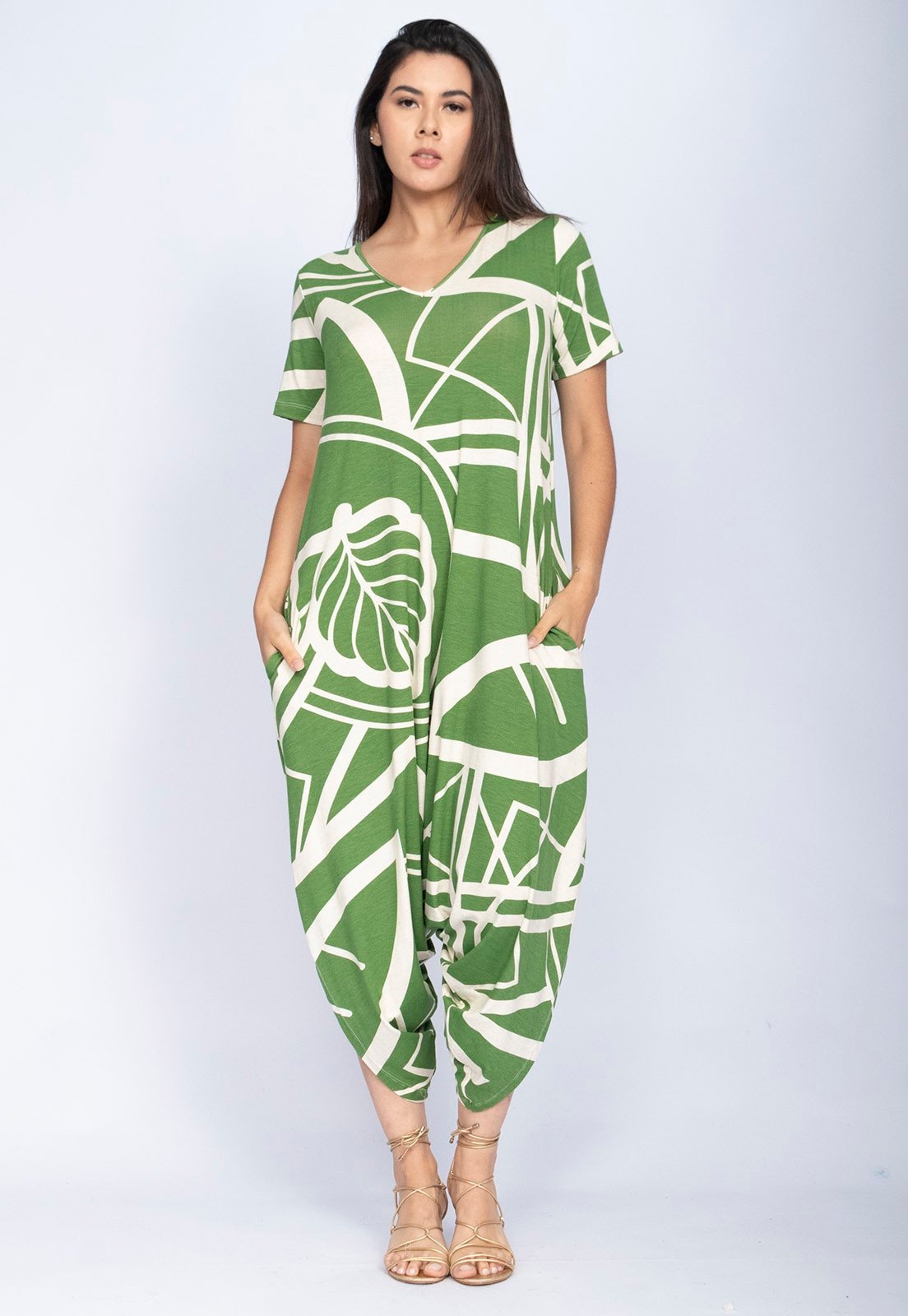 Imagem principal Macacão CabanaFree Saruel Malha Pantacourt Grumari com Manga Estampa Lagoa Botânica Verde Cabanafree estampado verde