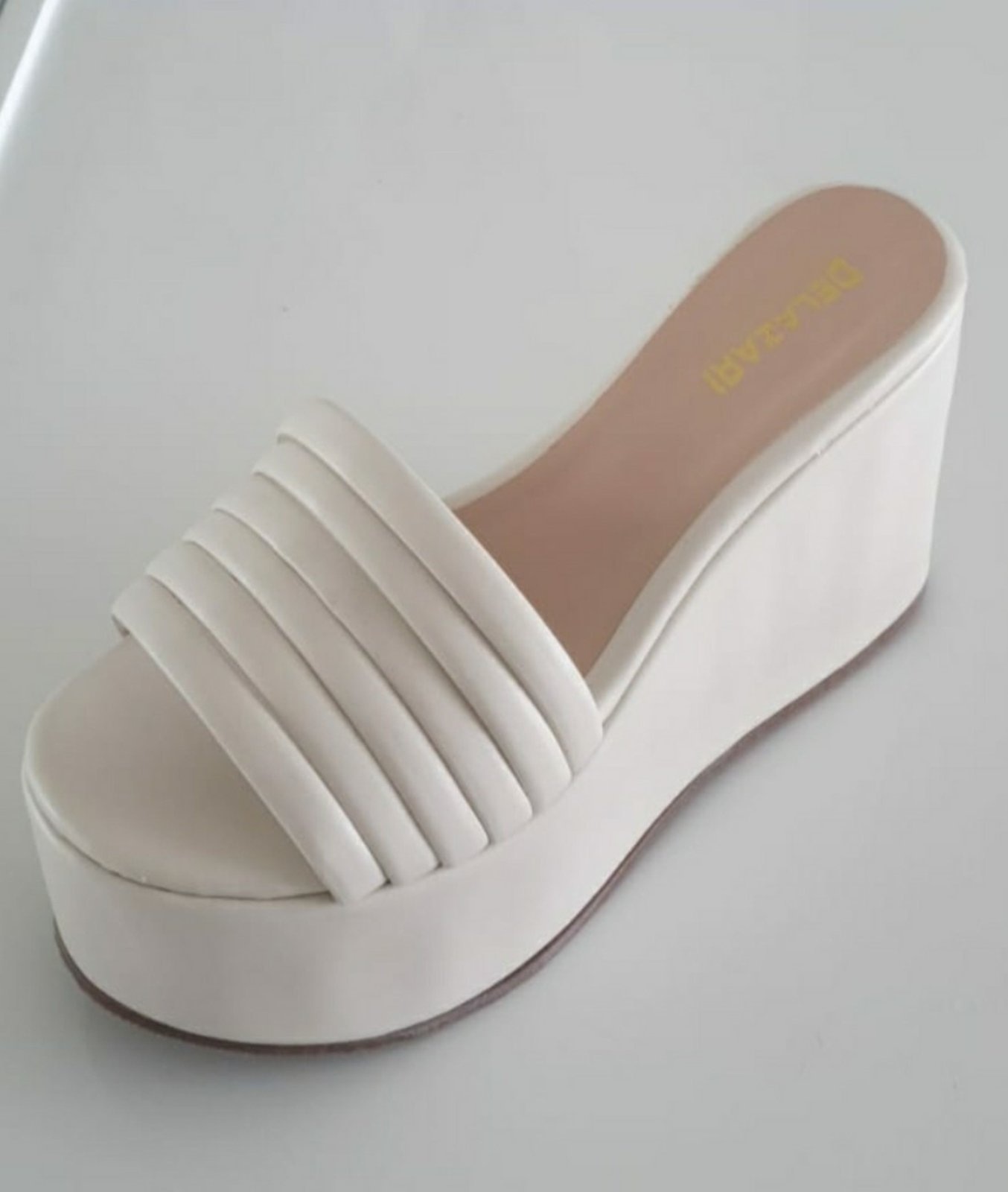 Imagem principal Tamanco Delazari Salto Plataforma Off White Gáspea em Tiras Delazari off-white white