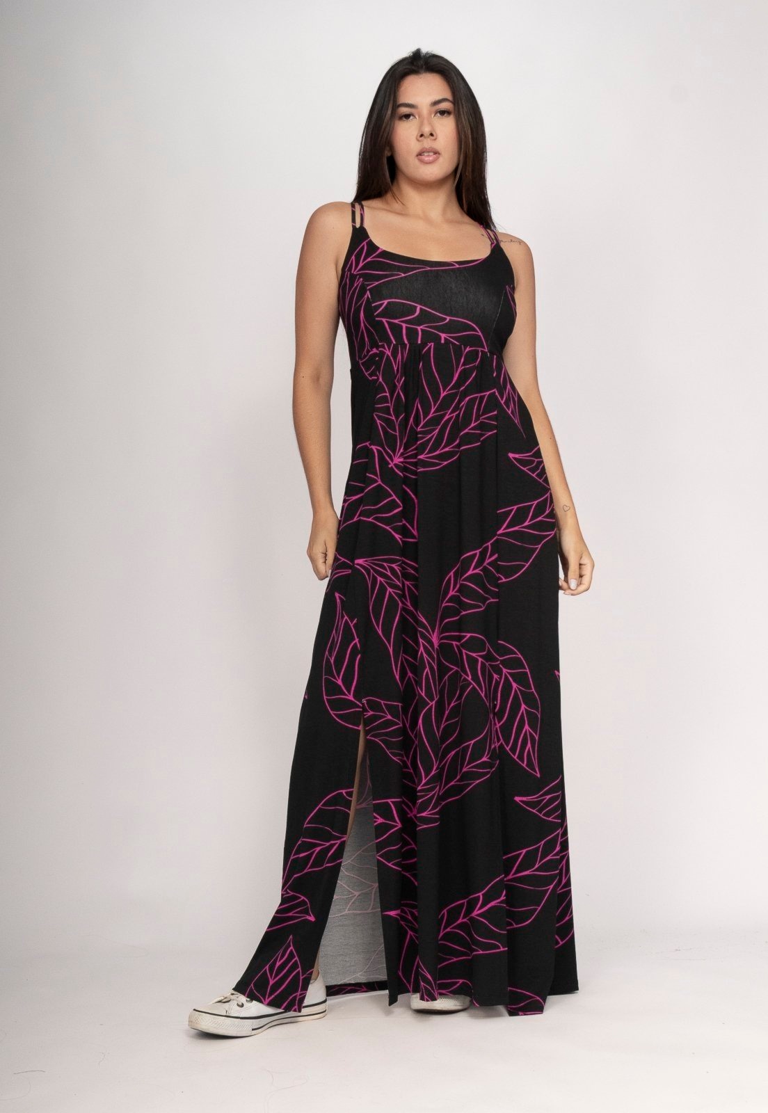 Imagem principal Vestido CabanaFree Longo Jambo Malha Aberturas Aberturas Antúrios Lilás Cabanafree estampado