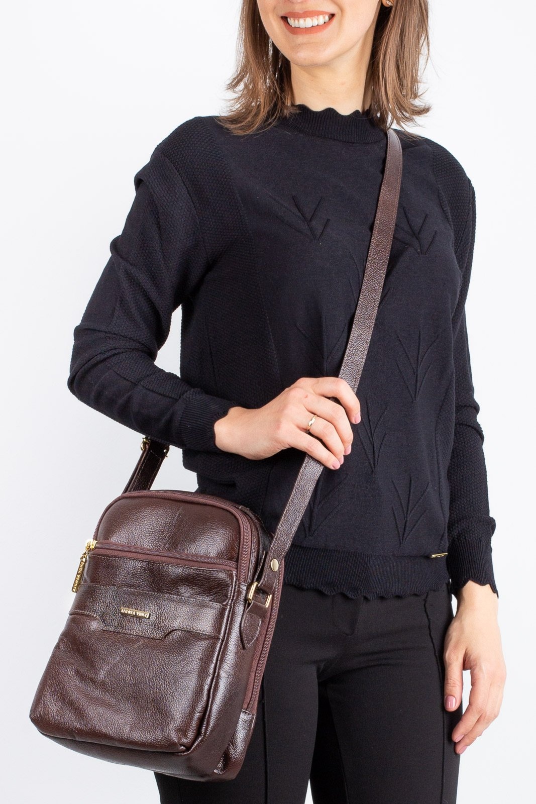 Imagem principal Bolsa Andrea Vinci Transversal De Couro Liso Com Divisórias Fernanda Andrea Vinci café