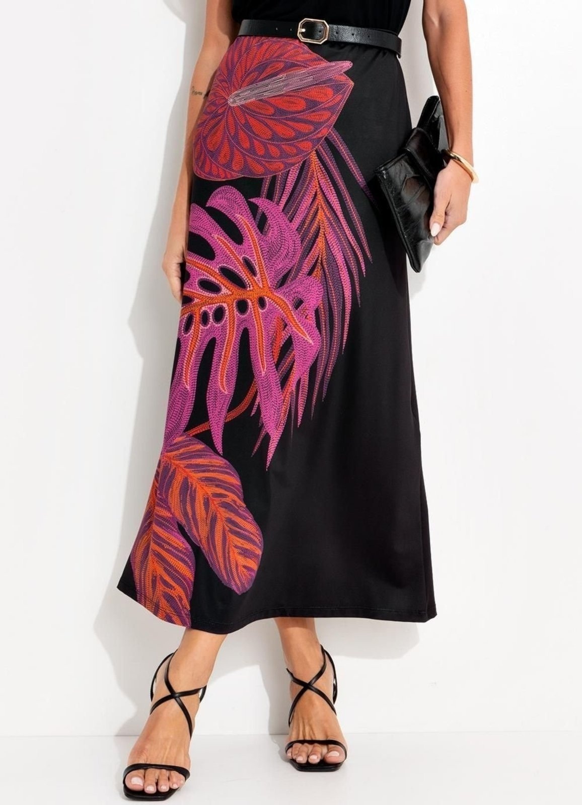 Imagem principal Saia Malha Fria Folhagem Bordada Localizada Colorido Quintess preto