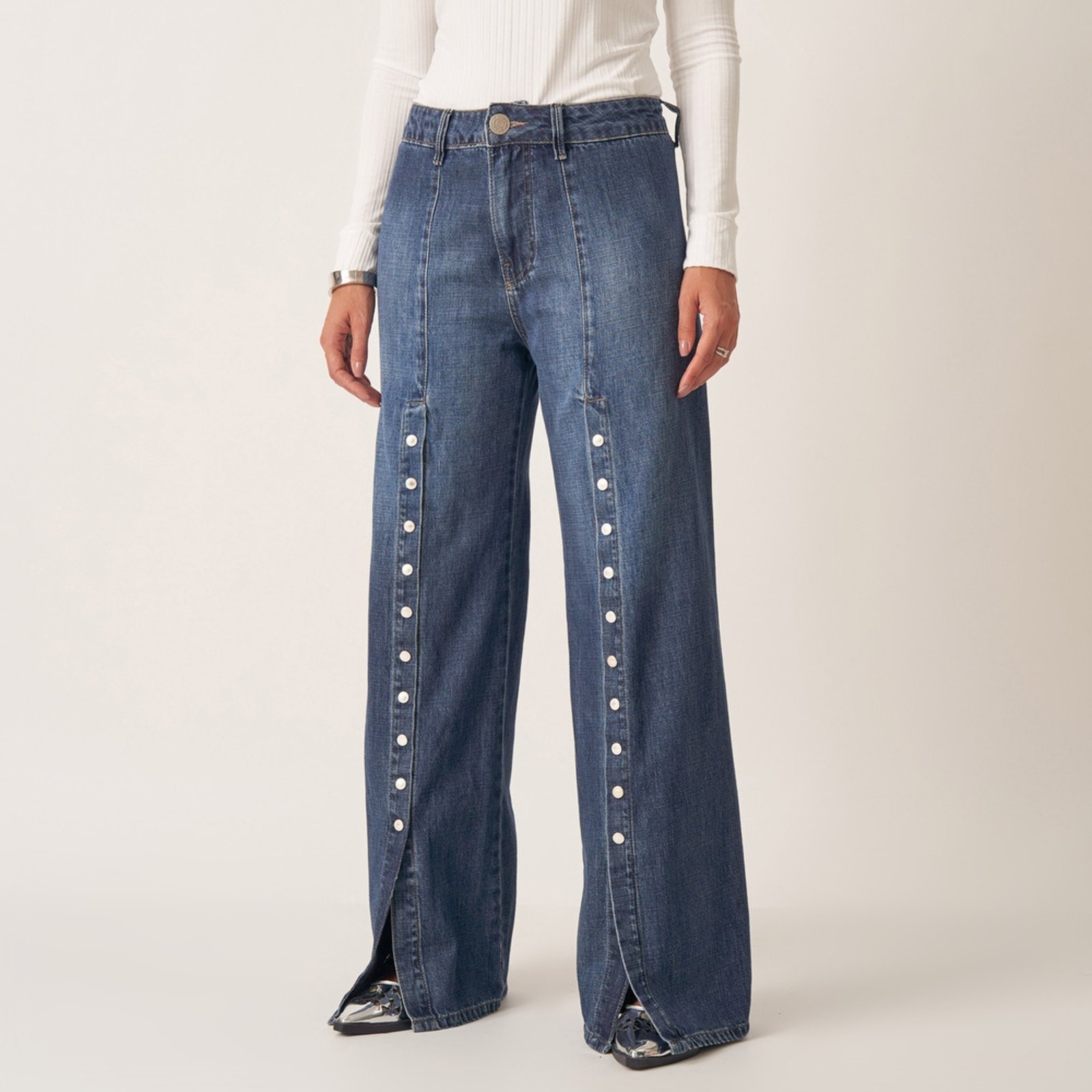 Imagem principal Calça Jeans Wide Cintura Alta Sem Costura Lateral Recortes E Botões Bloom azul marinho